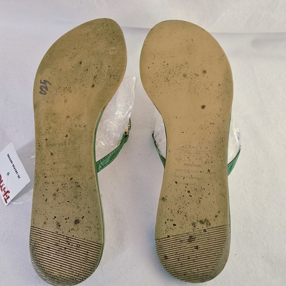 XOXO Women's Green Gem Golden Rosebud Sandals Sz 7 Fits 8 NWT - Picture 12 of 13